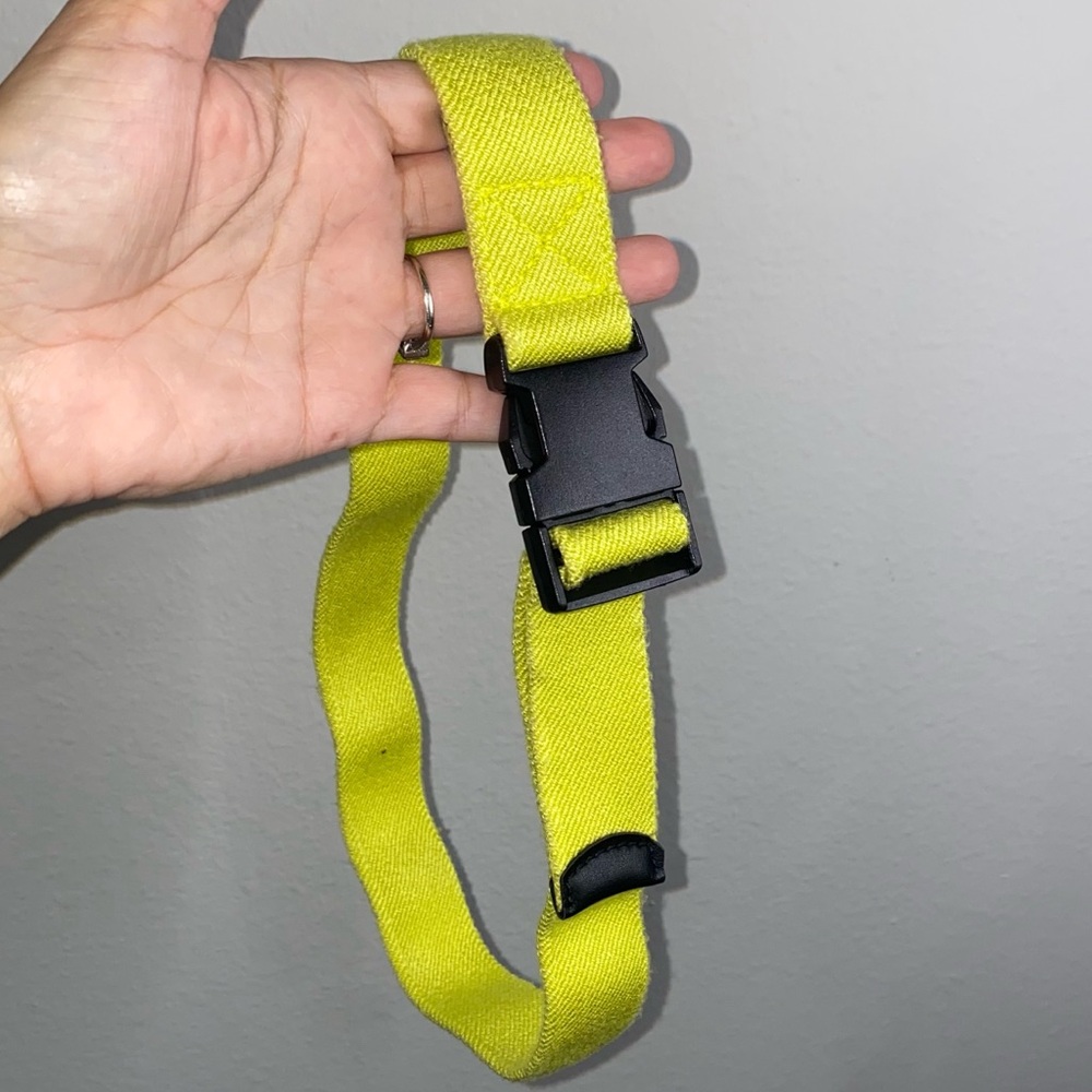 LITTLE BOYS GAP NEON YELLOW STRETCH BELT WITH CLIP CLOSURE